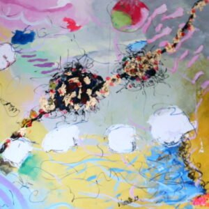 Pintura abstracta amarilla con círculos blancos y aplicaciones doradas de pan de oro.